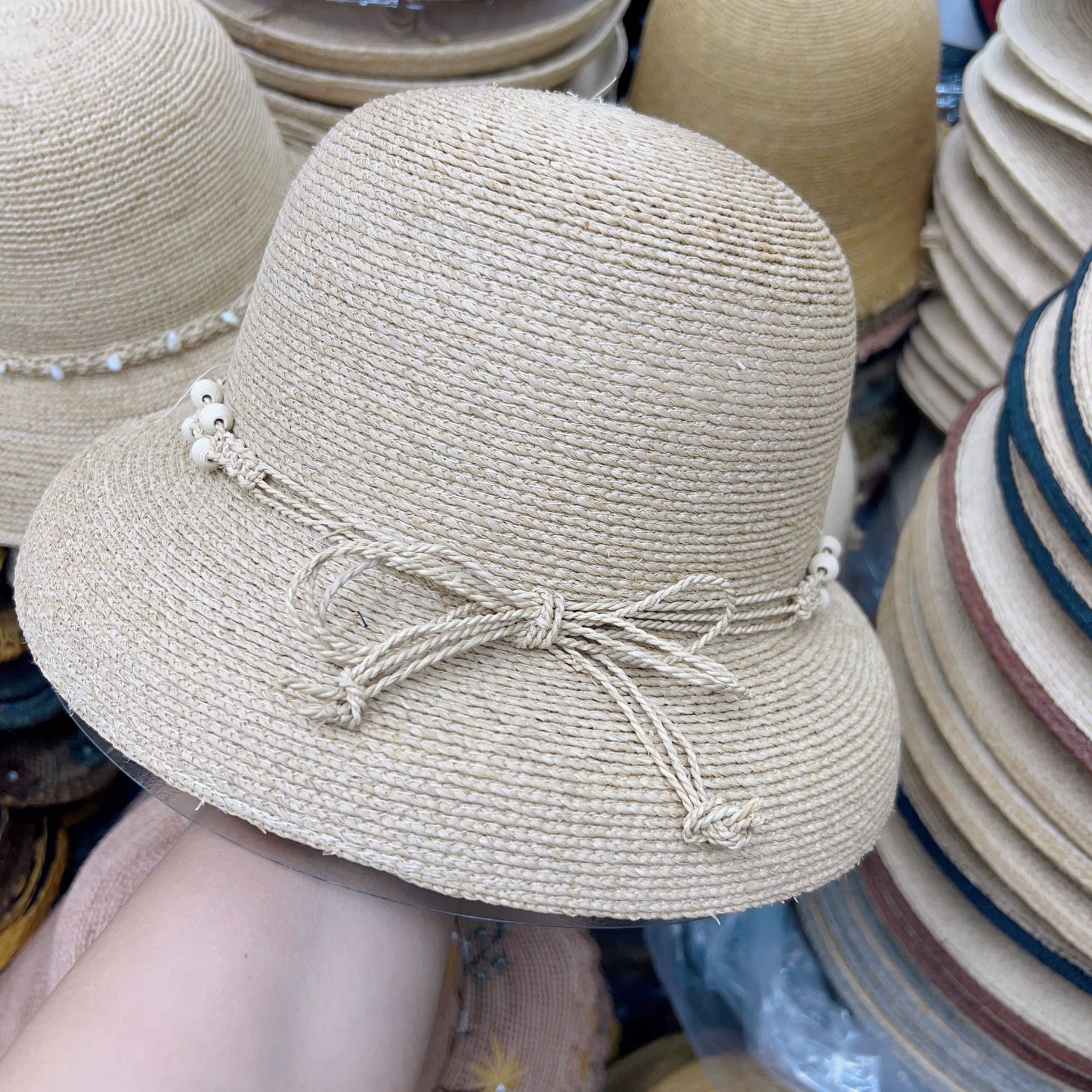 Hepburn Style Women's Sun Hat With Wide Brim Foldable Straw Hat_voghion.com