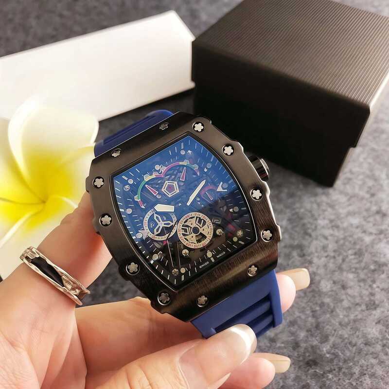 Popular Foreign Trade Hollow-Out Non-Mechanical Watch, Upgraded Version, Business Men's Calendar Watch, Wholesale in Stock, Christmas Watch
