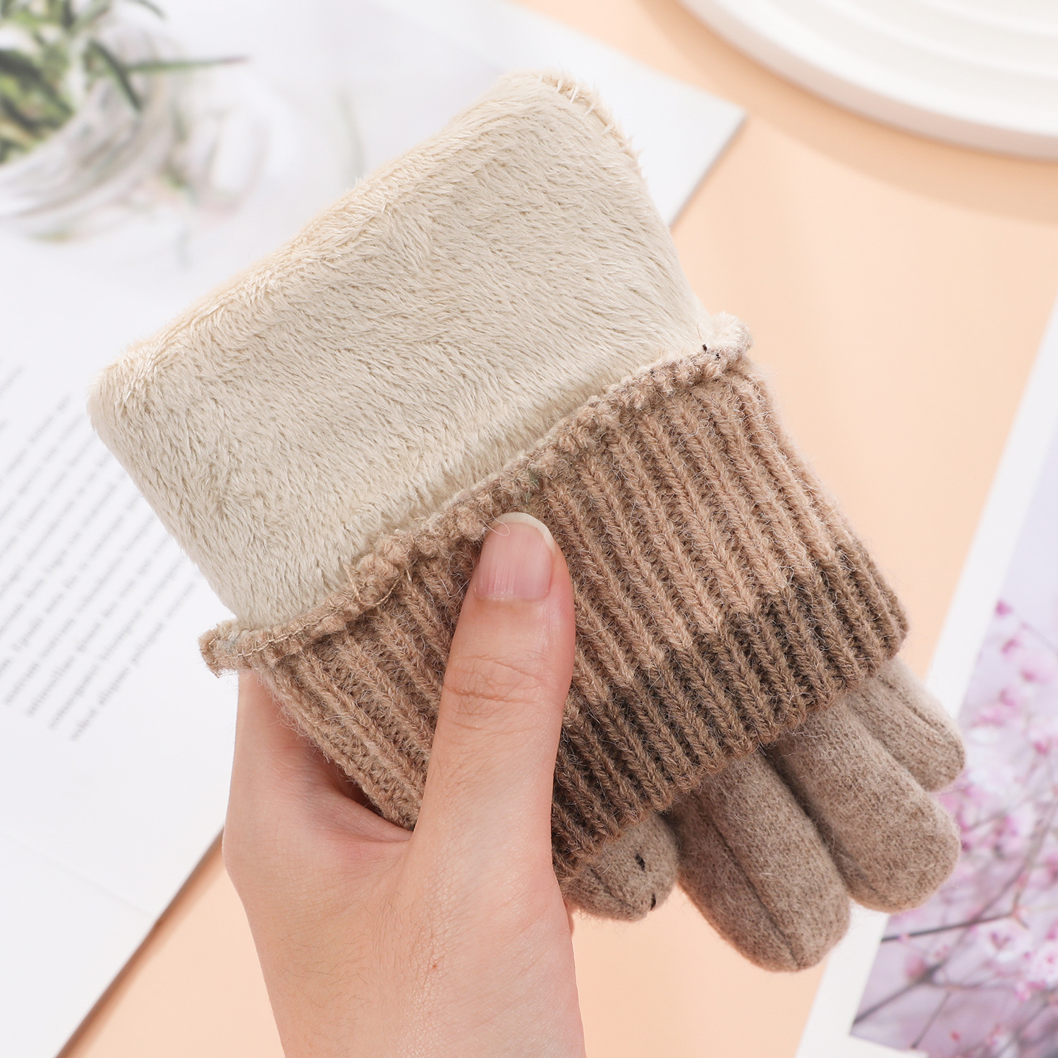 保温手袋レディースウール韓国版運転防寒ベルベット厚手アウトドア防風騎乗冬タッチパネル手袋