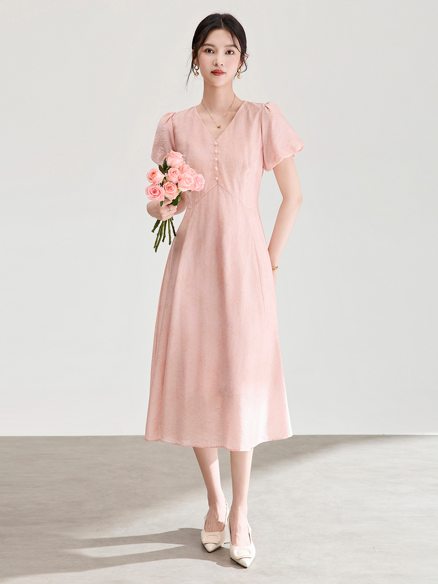 Đầm chữ A cổ V dáng suông midi họa tiết jacquard tối màu — xanh lam