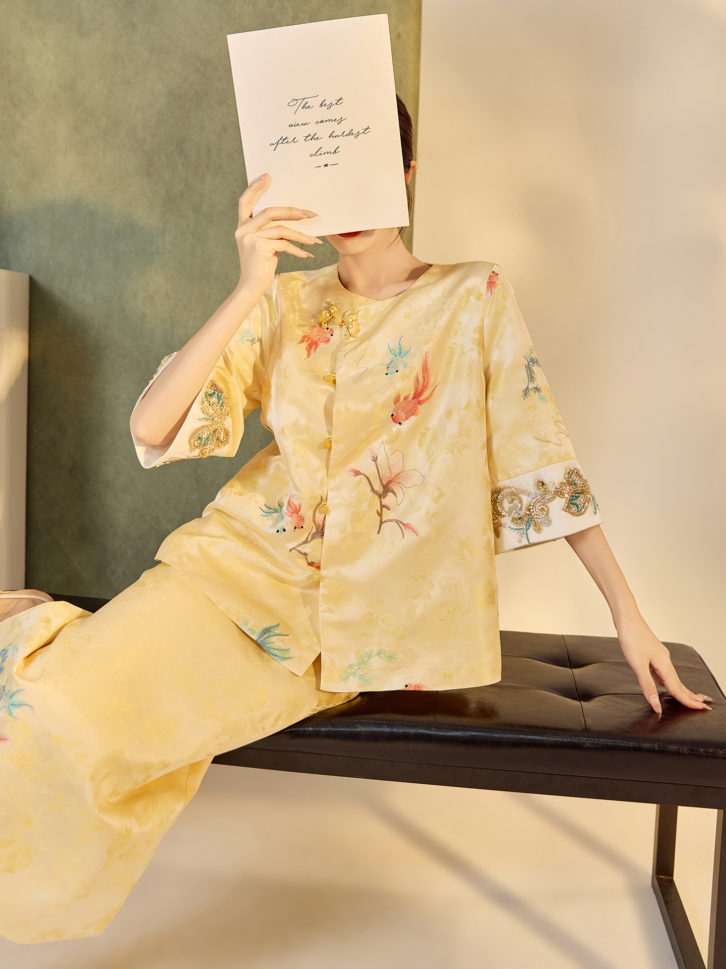 Bộ áo váy satin thêu jacquard cổ tròn phong cách Trung Hoa N6026 — áo, váy