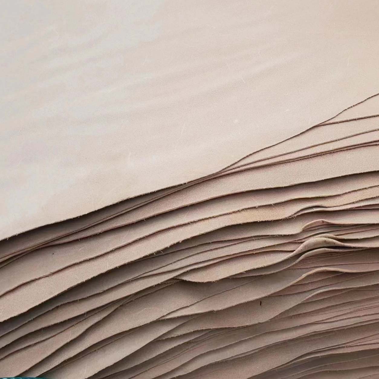 二层三边直皮革本色牛皮箱包全植鞣牛皮 二层树膏皮革