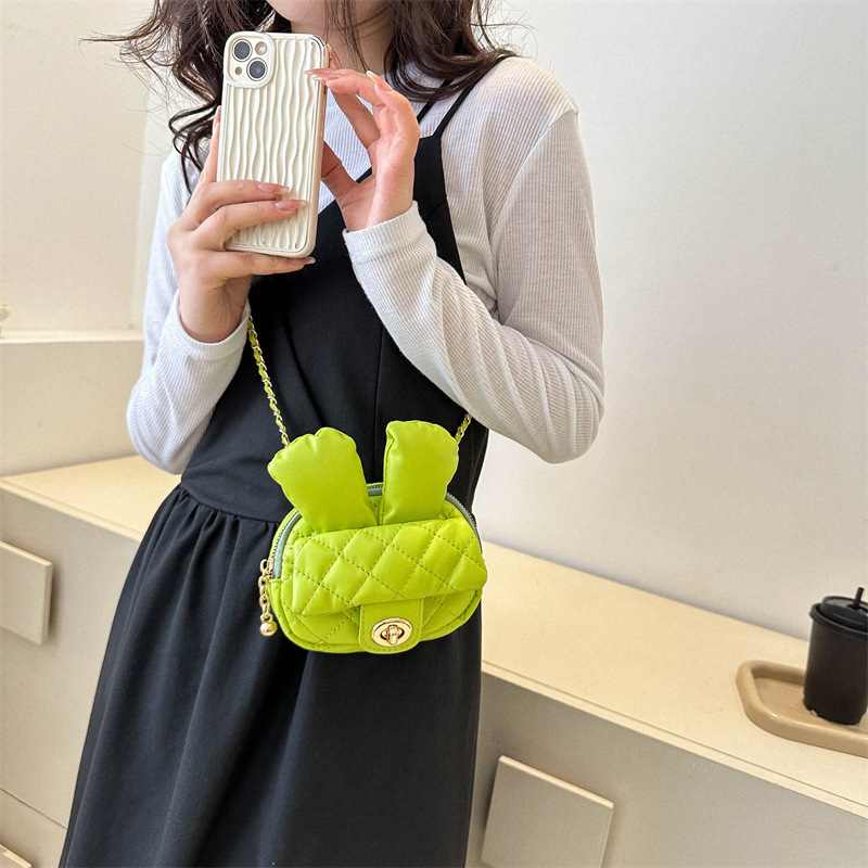 Bolsa pequeña de forma especial moda femenina pequeña cabeza de conejo bolsa de mensajero de las mujeres 2023 nueva personalidad linda chica corazón rombo bolsa