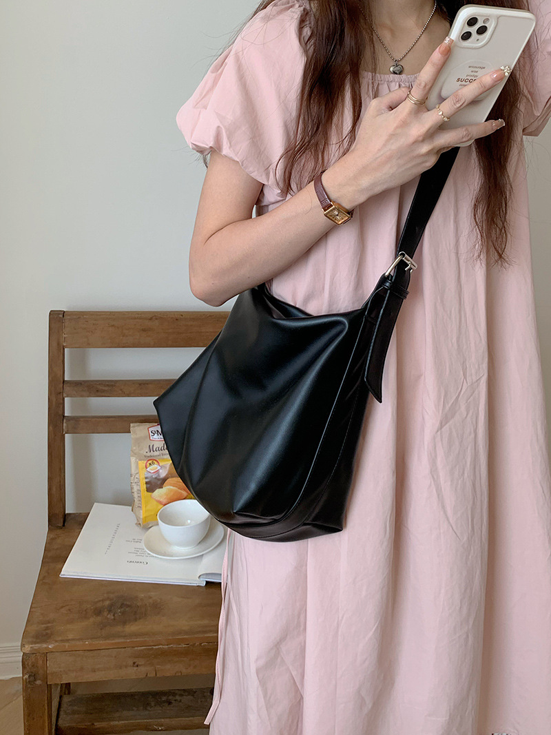 Ny uformell mote enkel sommer for kvinner, stor kapasitet crossbody-veske, kontorpendlerveske_voghion.com