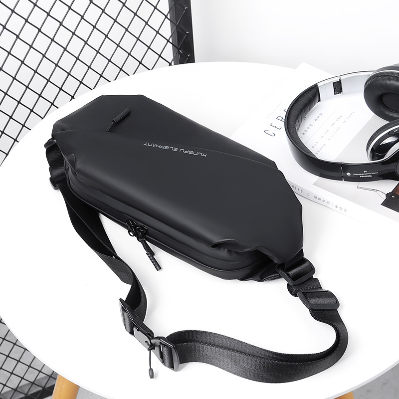 New Men's Bag, Crossbody Bag, Strong Magnetic Buckle, Single Shoulder Diagonal Backpack, Lightweight Capacity, Sports Chest Bag, High-end Feeling_voghion.com