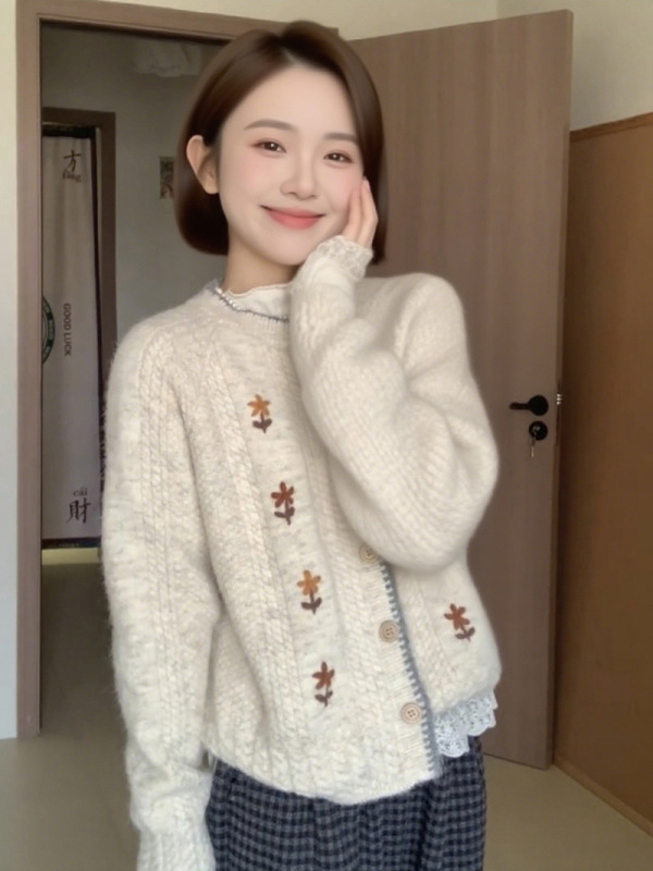 日系软糯感圆领花朵刺绣开衫毛衣外套女秋冬款慵懒风穿搭上衣|undefined