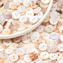 现货珍珠贝纽扣天然珍珠贝壳纽扣高端白贝扣衬衫服装扣厂家批发