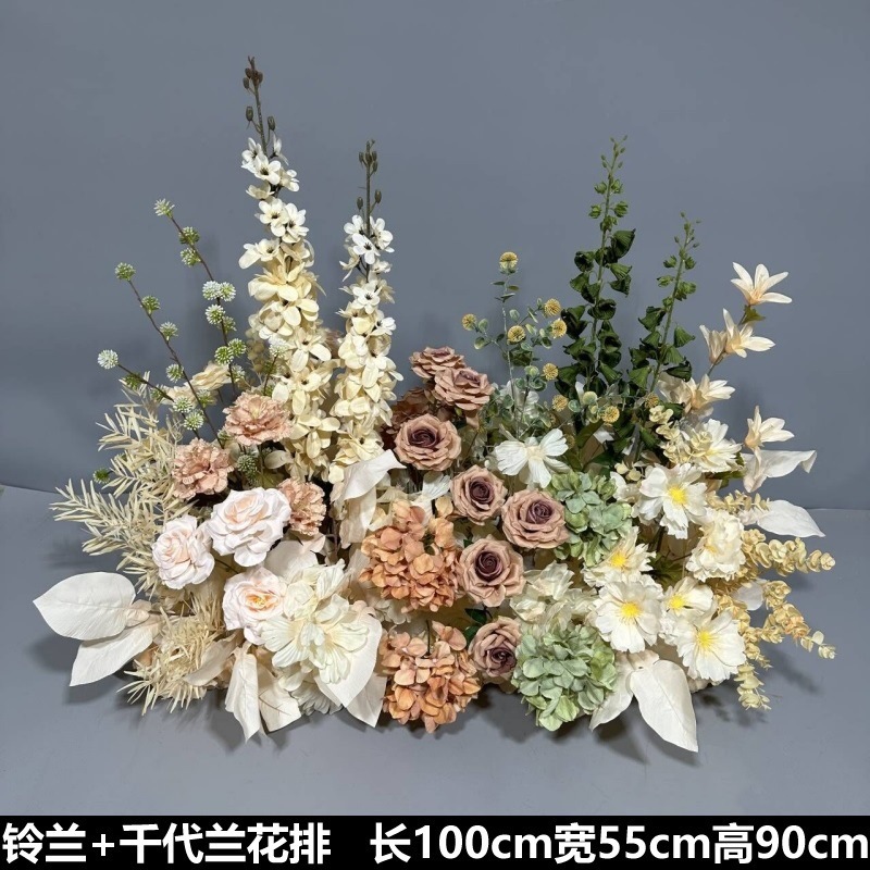 Flor de la boda de la flor Chiyeya rosa roja fila de orquídeas fila de flores bosque escena de compromiso decoración de la boda fondo de decoración