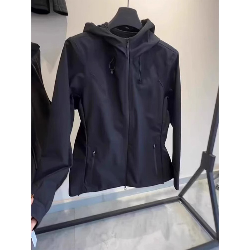 2025 Spring New Women's Hooded Slim Fit Versatile Outdoor Windproof Waterproof Soft Shell Jacket