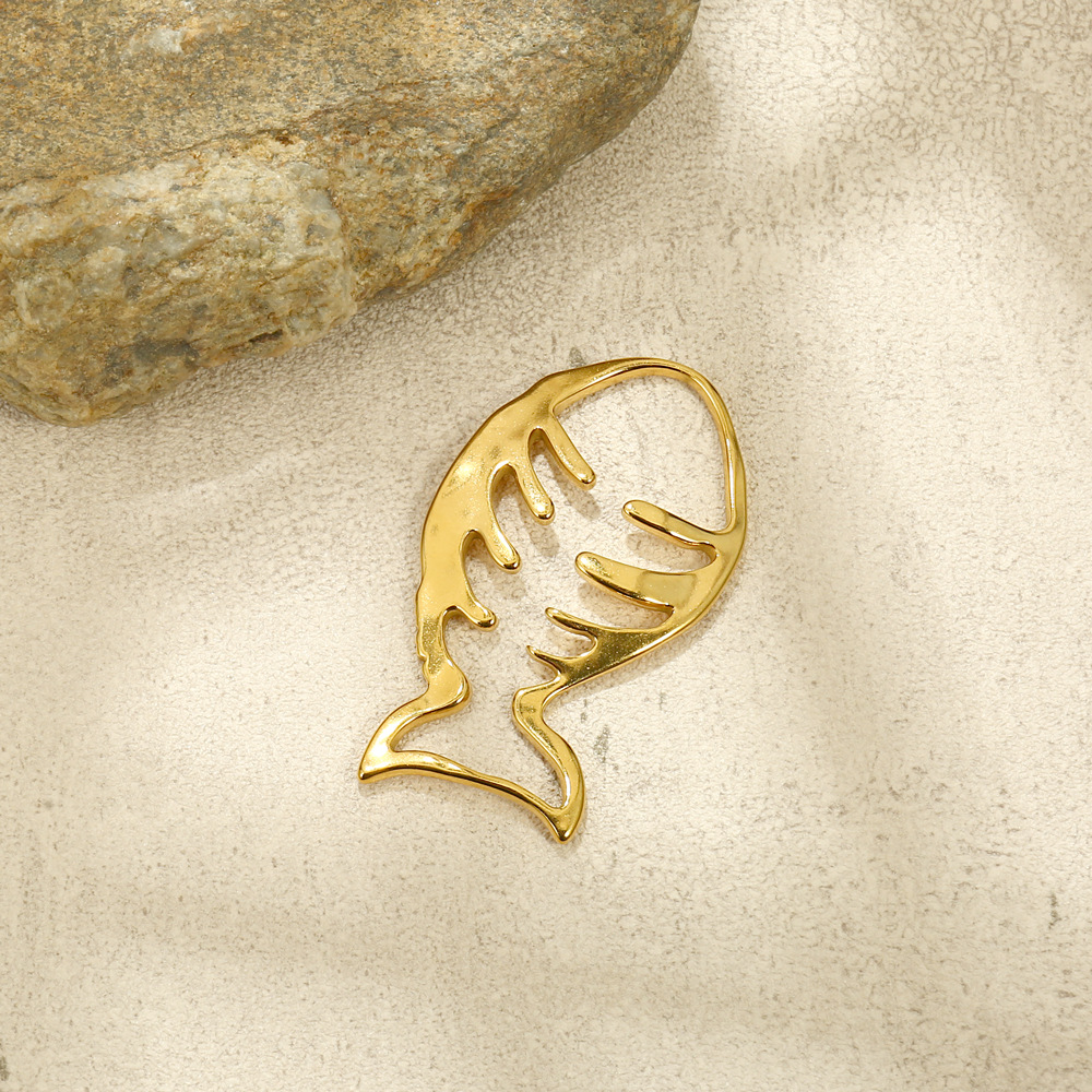 None Chain Material 1 Piece Quantity Daily Occasion 1 Piece 304 Stainless Steel 18K Gold Plated Heart Shape Flower Fish Bone Pendant