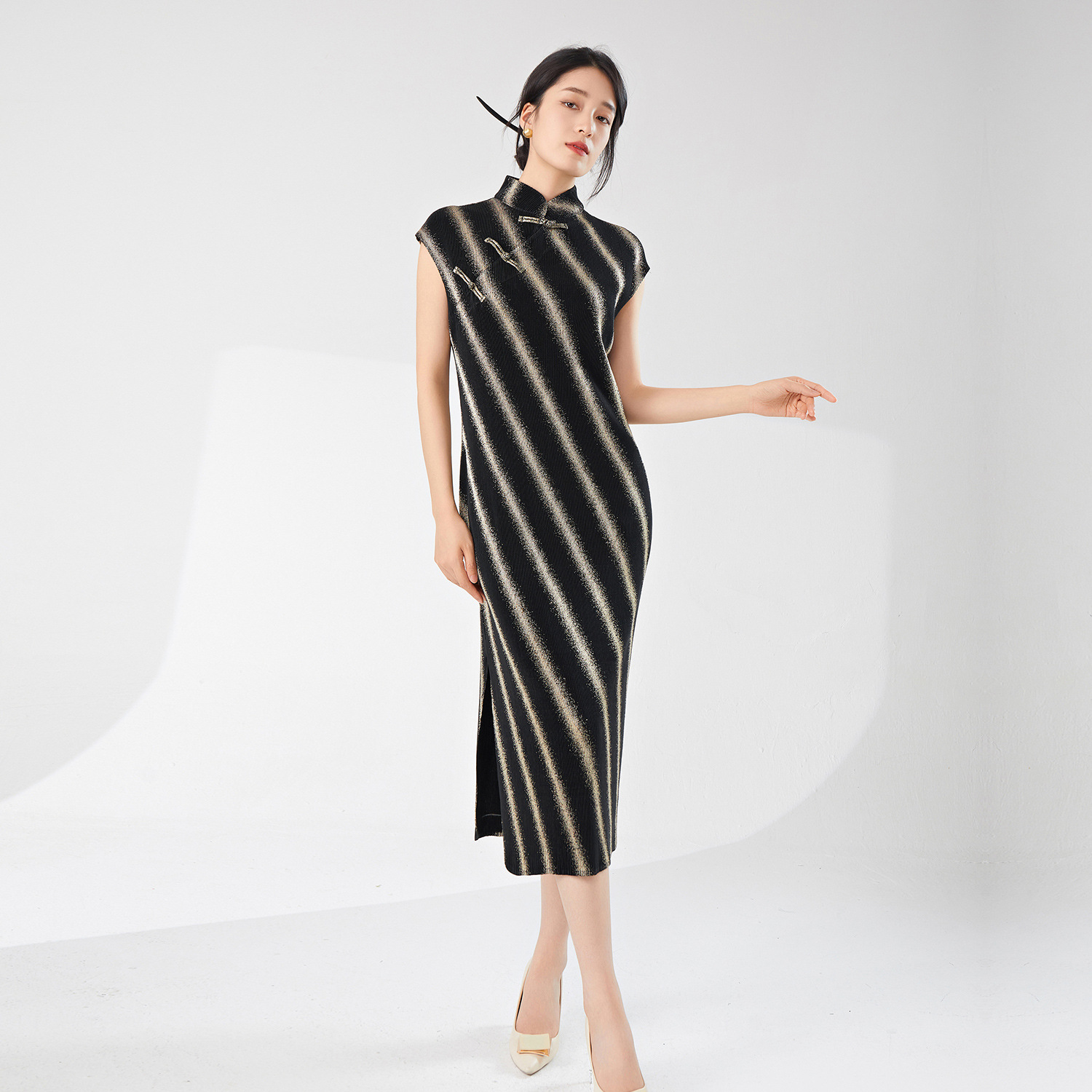 New Chinese-style Improved Version Of Women's Cheongsam Dress, New High-end Striped Elegant Split Dress By Issey Miyake_ecoleips.com