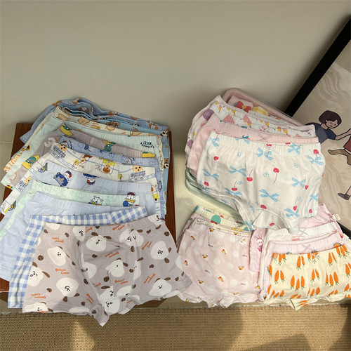 A set of 4 pieces children's seamless briefs for all seasons, unisex, cotton, multi-color, four-sided briefs, also suitable for older children, short pants