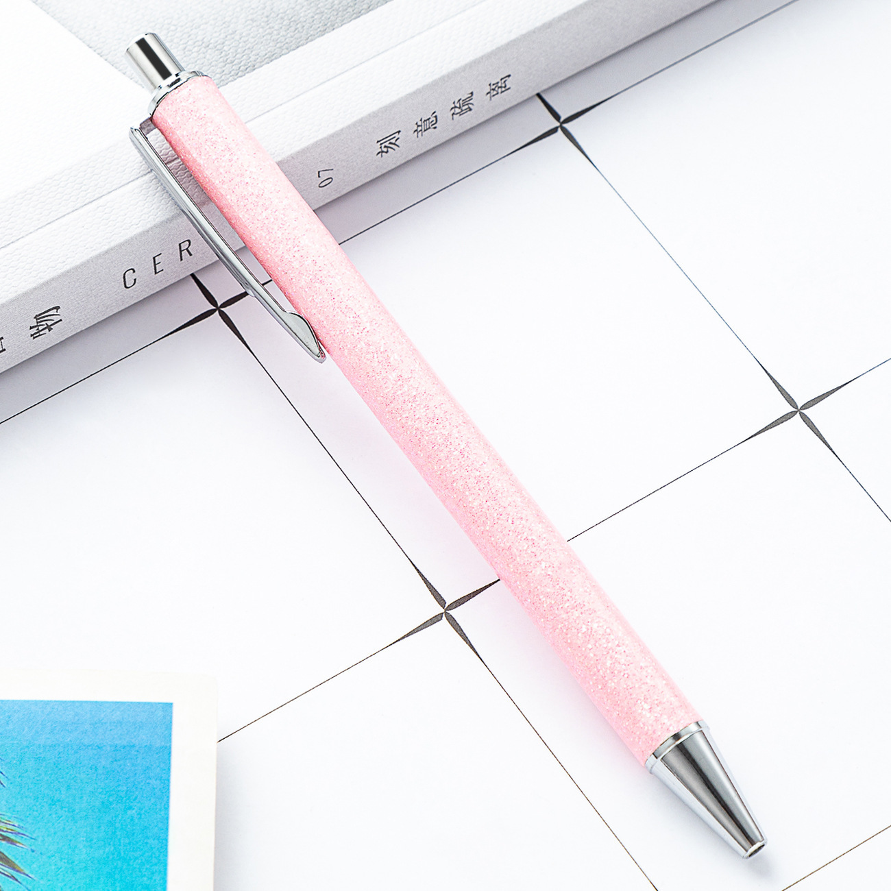 Presione el bolígrafo de aceite de metal creativo polvo de oro sequinado logotipo de impresión de regalos bolígrafo multicolor al por mayor