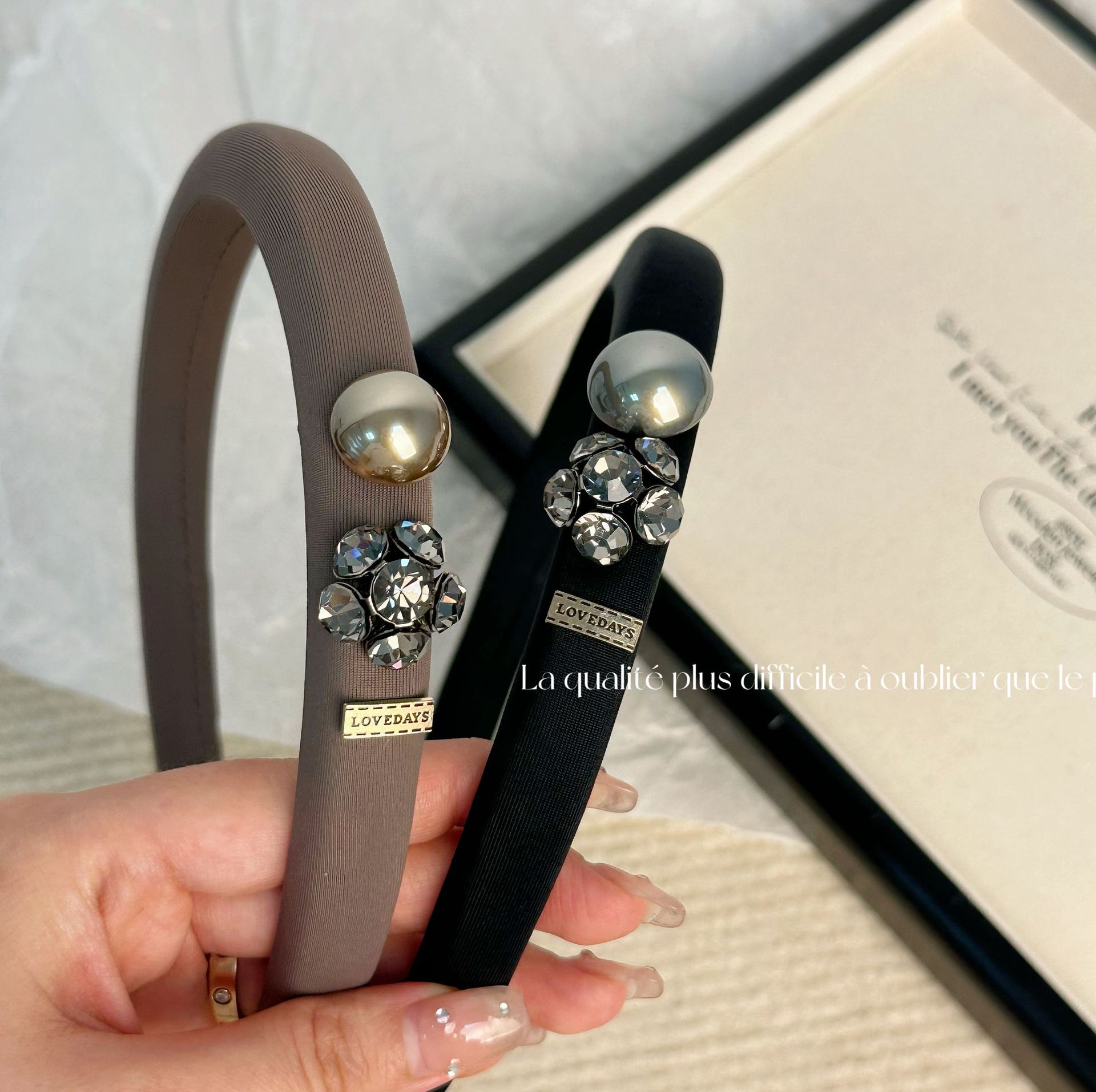 Bandeau en éponge élégant de luxe léger de style français avec diamants incrustés de haute qualité, tête de mort augmentée, pression supérieure, épingle à cheveux fine, nouveaux accessoires pour cheveux_voghion.com