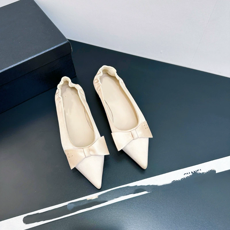 Синяя обувь с бантами носок острый