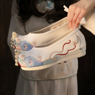 [Waves] Chinese clothing shoes women's New 2023 spring antique matching ancient embroidered shoes women's inner height bow shoes