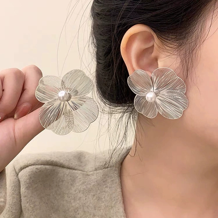 Серьги, ушные клипсы, стиль лёгкой роскоши, стиль высокого качества
