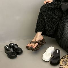 松糕厚底人字拖鞋女2025夏季新款外穿高跟坡跟夹趾凉鞋时尚凉拖鞋