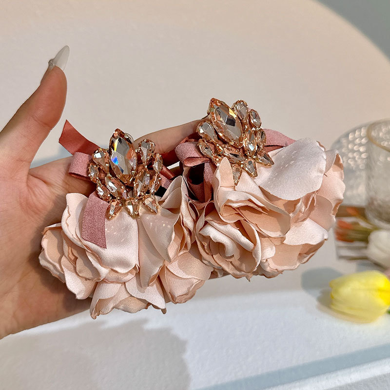 Alloy, Cloth Material Flower Pattern Women'S Gender 1 Pair Original Design Flower Handmade Inlay Alloy Cloth Artificial Gemstones Ear Studs
