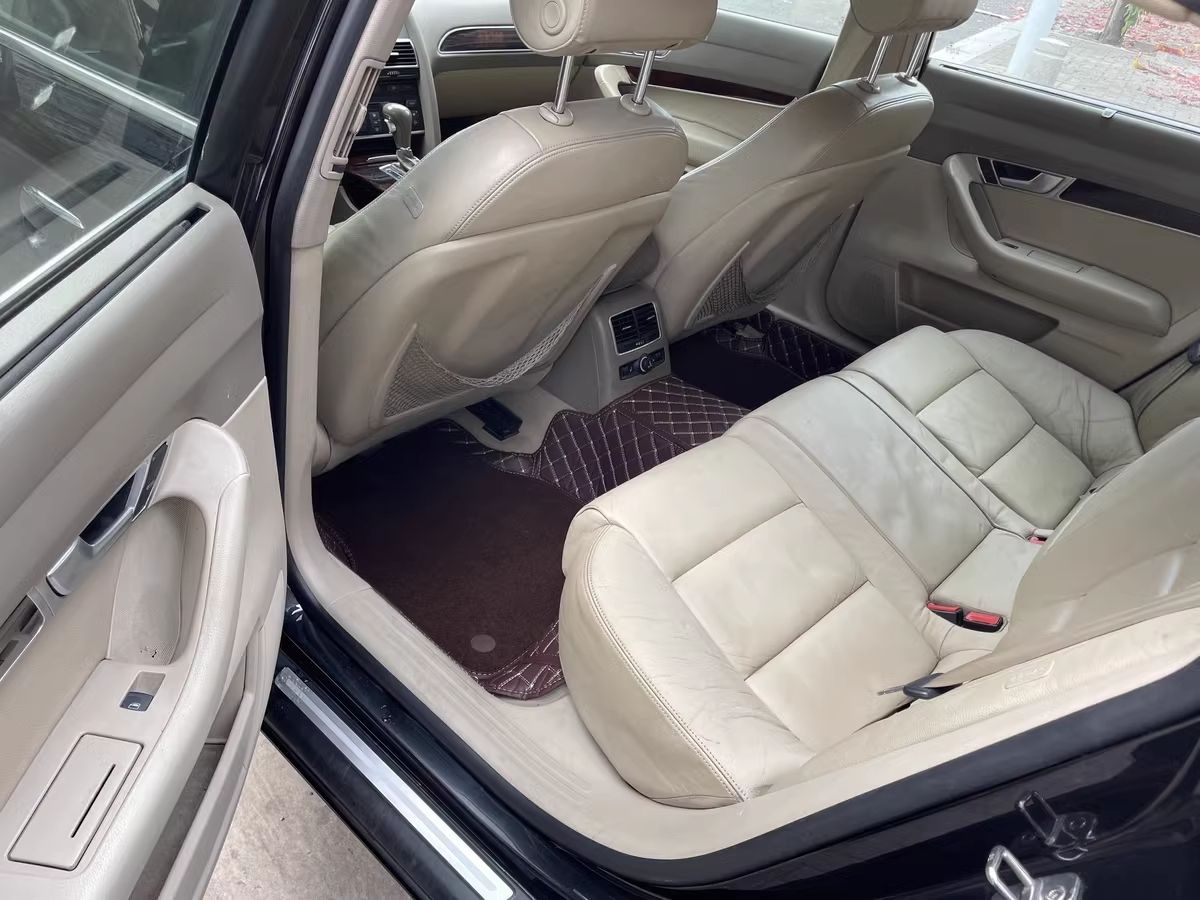 Applicable to the old Audi A6L universal enclosing foot pad 06/07/080910/11/12/13/14/15 Audi