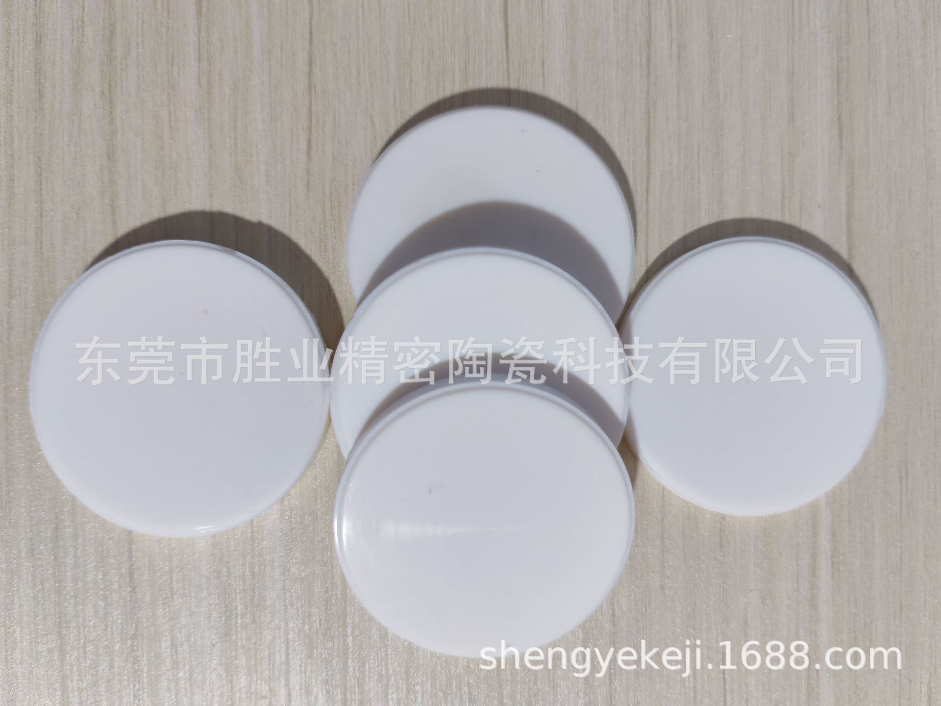 �߷���΢����ˮ�մɣ���ˮ��60%����ˮ�մɣ���������ˮ�ʴ�