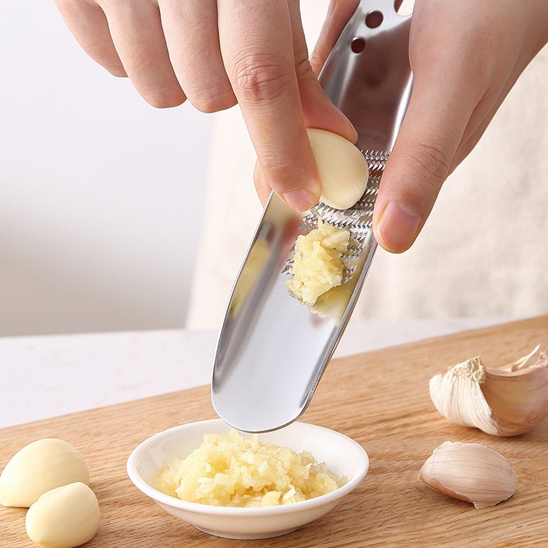 Household Stainless Steel Ginger Grinder Mashed Garlic Grinding Ginger Grinding Garlic Grinder Multi-purpose Manual Wasabi Grinding Board Kitchen Gadgets