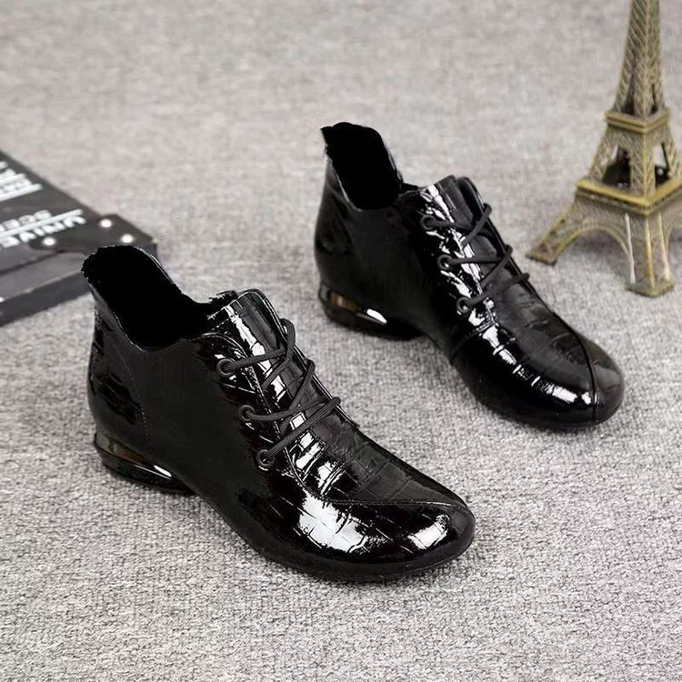 2024 новые весенние и осенние одиночные туфли плоские кожаные туфли в английском стиле женские лакированные дикие черные рабочие туфли на низком каблуке