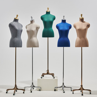 ���b��ģ�ص���Ů����չʾ���Ӱ����n���¼���ż�w�����b��ģ��̨