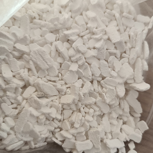 Direct factory shipping anhydrous calcium chloride tablets, light ball industrial grade calcium chloride powder supply