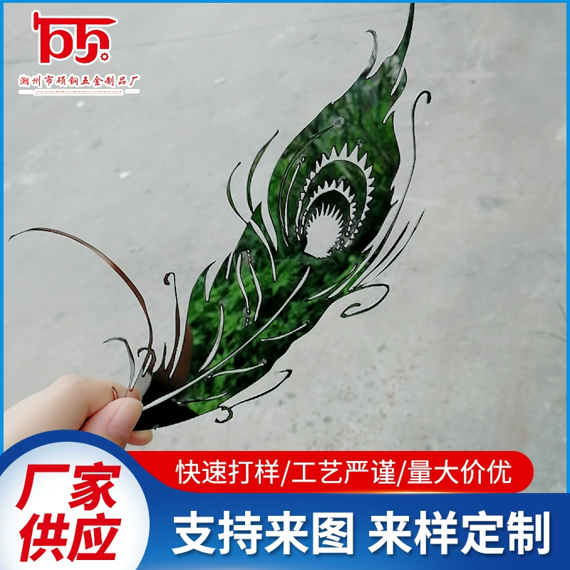 Производители поставляют настенные украшения из металла в стиле ковбоя и лошадей, различные стили и поддерживают индивидуальный заказ.