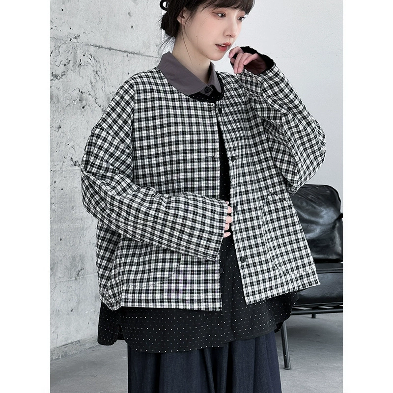 Black thin demi-season quilted cotton-down jacket with round collar, oversized fit, average size