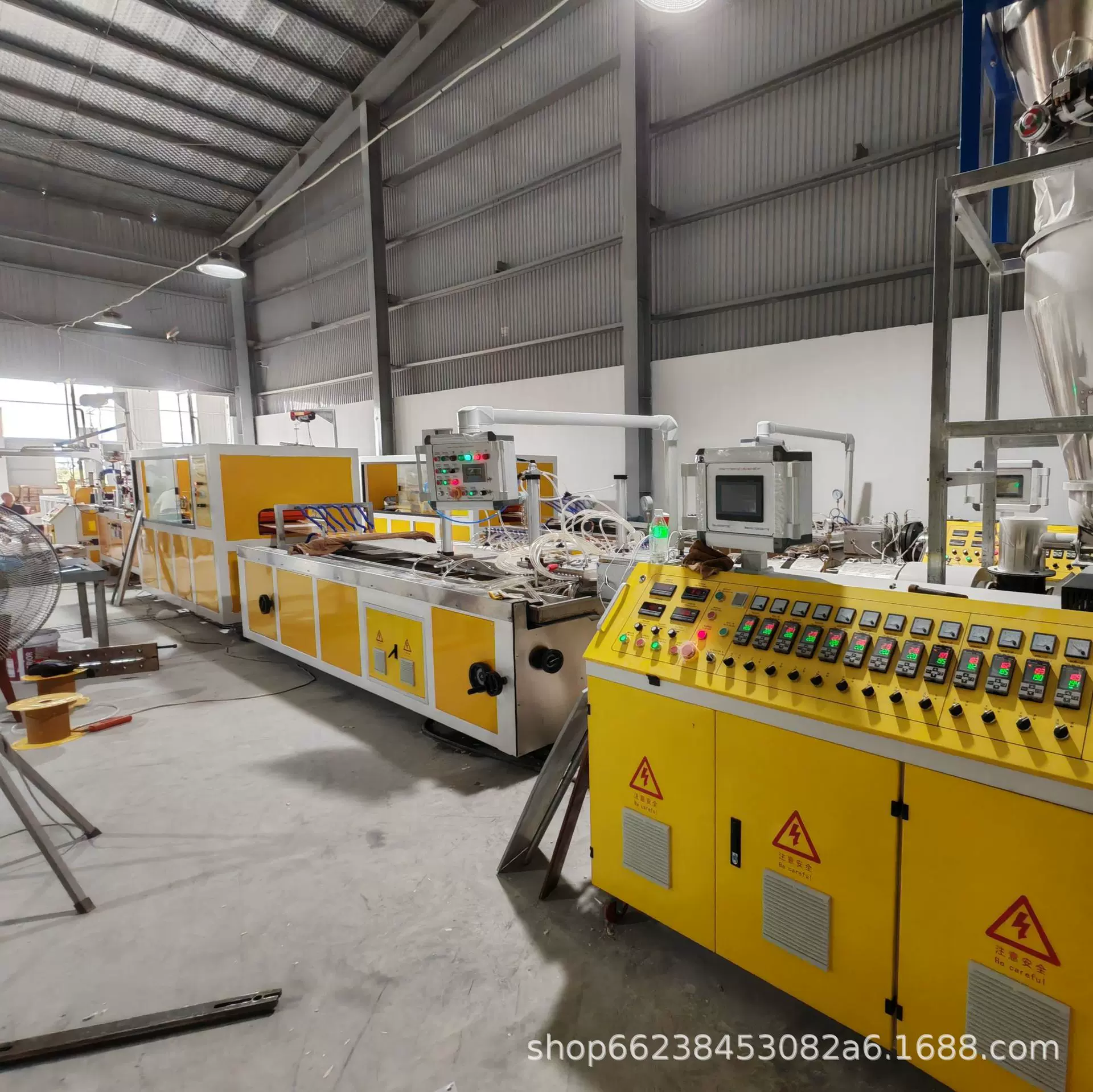 PVC石塑墙板挤出生产设备 PVC装修扣板机器