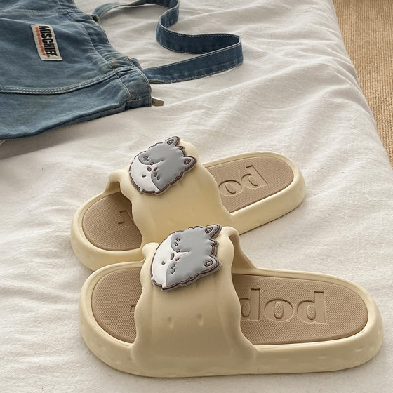 Eva Anti-Slip and Anti-Odor Bathing Bathroom Cartoon Slippers for Women Indoor Casual Slippers with a Sense of Stepping on Shit for Students to Wear Outside