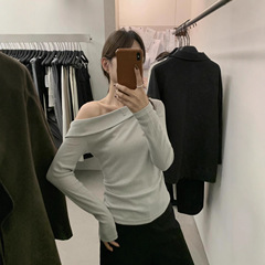 MISS密思家-早秋韩系简约小坑条百搭显瘦减龄斜肩长袖T恤女89012