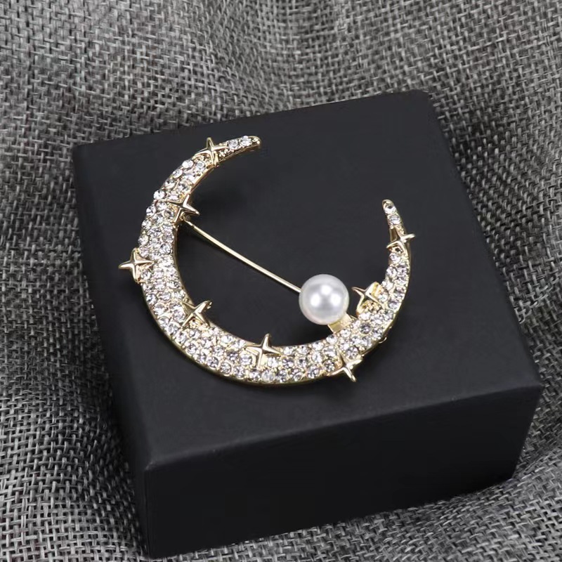 Neu Mode Temperament Diamant Mond Brosche Frauen Nette Nische Design Perle Anti Exposition Pin_voghion.com