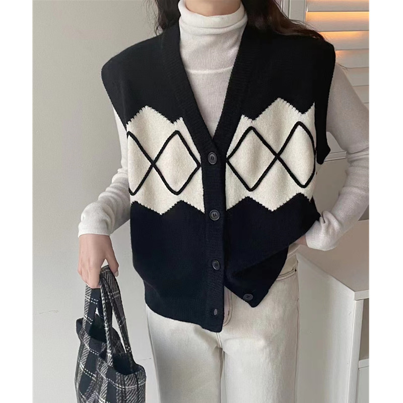 2026 New Style Lazy Retro Diamond Pattern Color-Blocking Loose V-Neck Cardigan Knitwear Layered Single-Breasted Vest