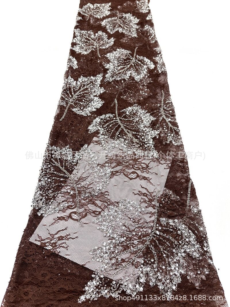 Nuevo encaje de hoja de arce hecho a mano tela de cuentas de clavado sequilla cola de pescado vestido de brindis cena anual vestido de tela en stock