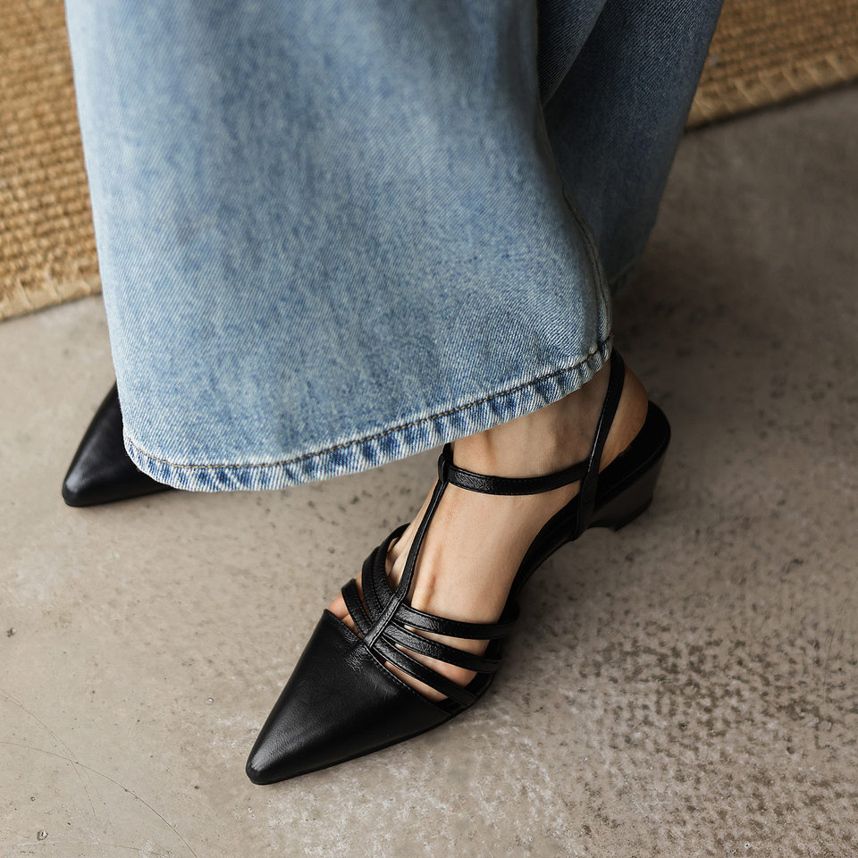 Sandal nữ mũi nhọn quai chữ T gót 5 cm phong cách Hàn Quốc — đen