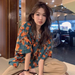 香港風レトロ染め半袖シャツ男ゆるい百合シャツ夏の新型ファッション個性揚げ街シャツ男