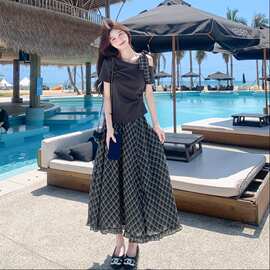 灰色炸街减龄套装裙女夏季2026新款韩版露肩上衣格子半身裙两件套