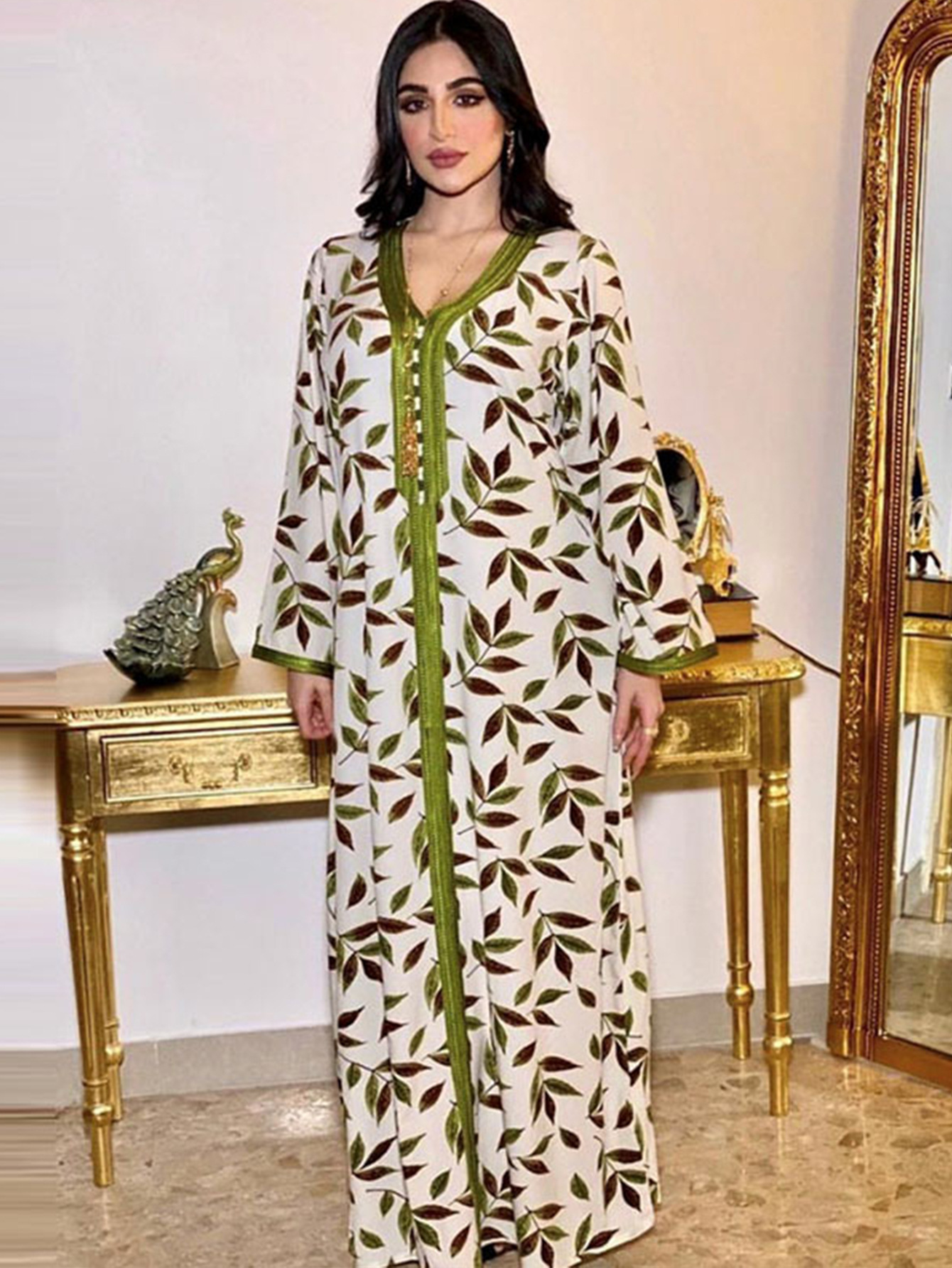 2024 Cross-Border Green Long-Sleeve V-Neck Lace Patchwork Printed Holiday Style Middle Eastern Women's Arabic Dress_ecoleips.com