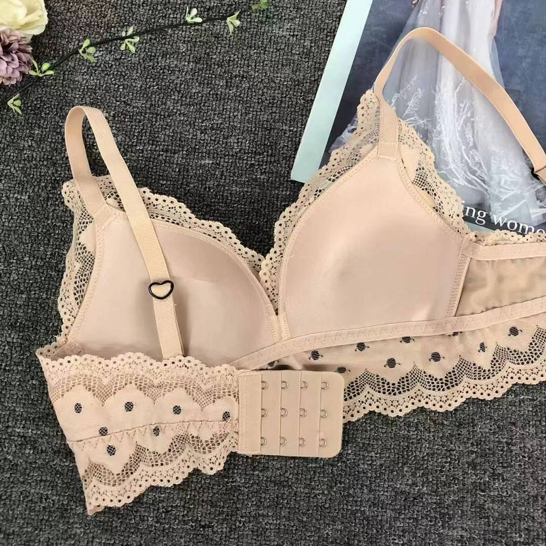 Bra de encaje del sudeste asiático, ropa interior de mujer, bra de copa triangular francesa, verano sin anillo de acero, copa delgada, algodón sexy y cómodo para la piel