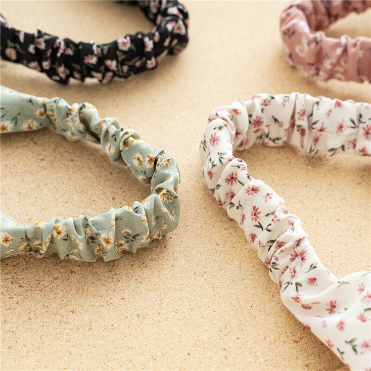 Fashion Floral Elastische Band Kopftuch Frauen Dünne Blume Tuch Dreieckige Kopftuch display picture 2