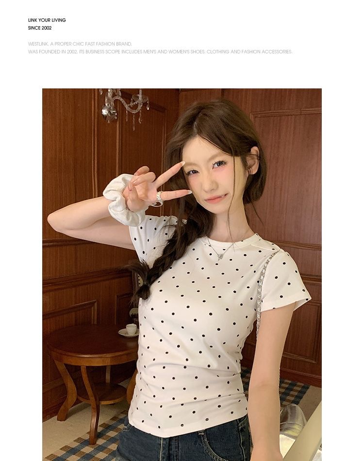 Diseño coreano sexy punto de onda pequeño cuello redondo hombro corto camiseta de manga corta camiseta de mujer delgada con camiseta de fondo de moda de mujer