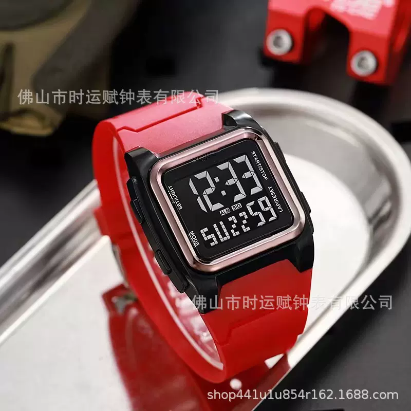 新款方形大屏复古运动电子表男士夜光防水多功能户外闹铃时尚