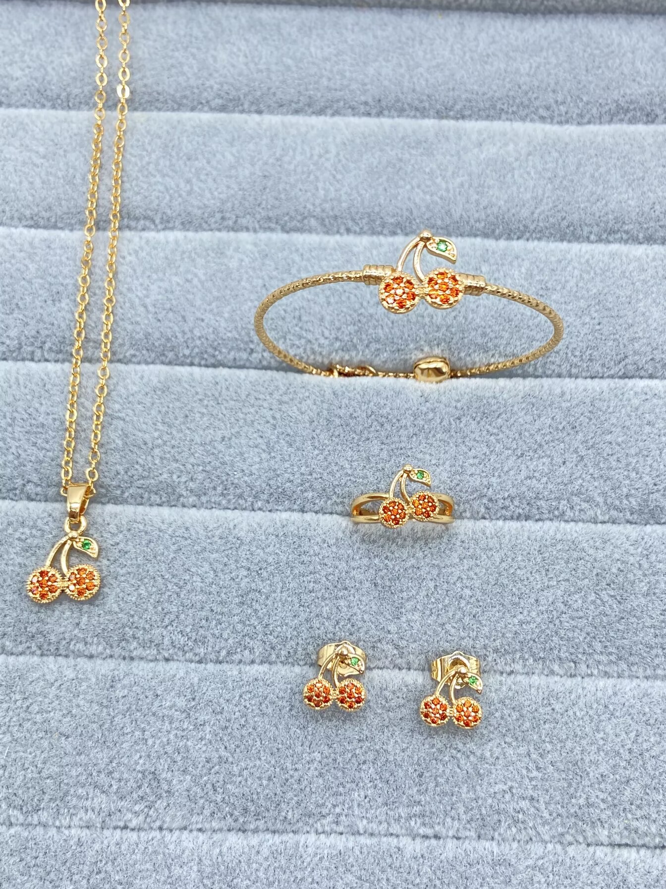 Juegos de joyería para niños mariposa cereza Mickey cobre oro zircon anillo pendientes brazalete collar joyería conjunto de cuatro piezas image 12