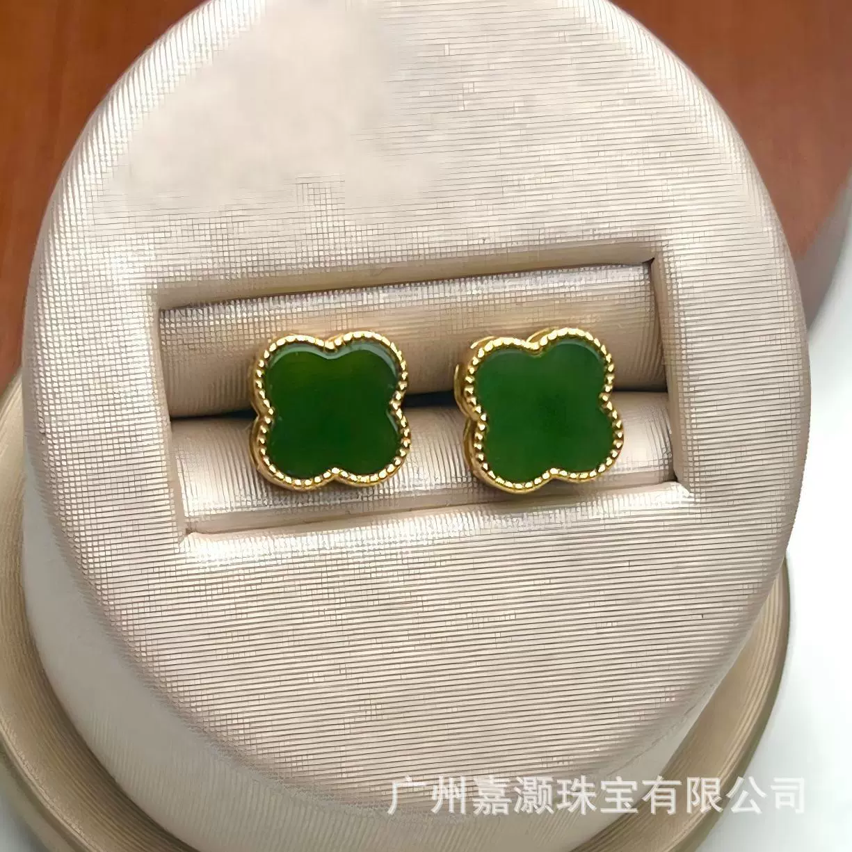 Серьги Jiahao из натурального нефрита Хэтиан с четырехлистным клевером, инкрустированные серебром 925 пробы с золотым покрытием, классические, изысканные, популярные, оптом от производителя