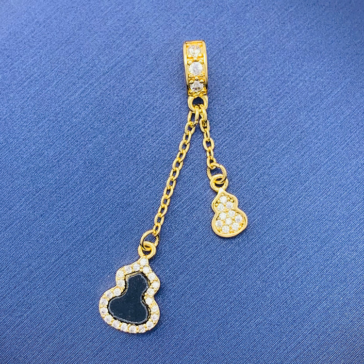 百種類のペンダントは心のままにファッションの経典を配合します。カップルの美しいペンダントは親友のアクセサリーを送ります。