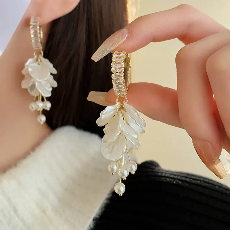 Holiday Style White Petal Tassel Pearl Zircon Earrings Women's Spring and Summer Seaside Exaggerated Elegant Niche Earrings