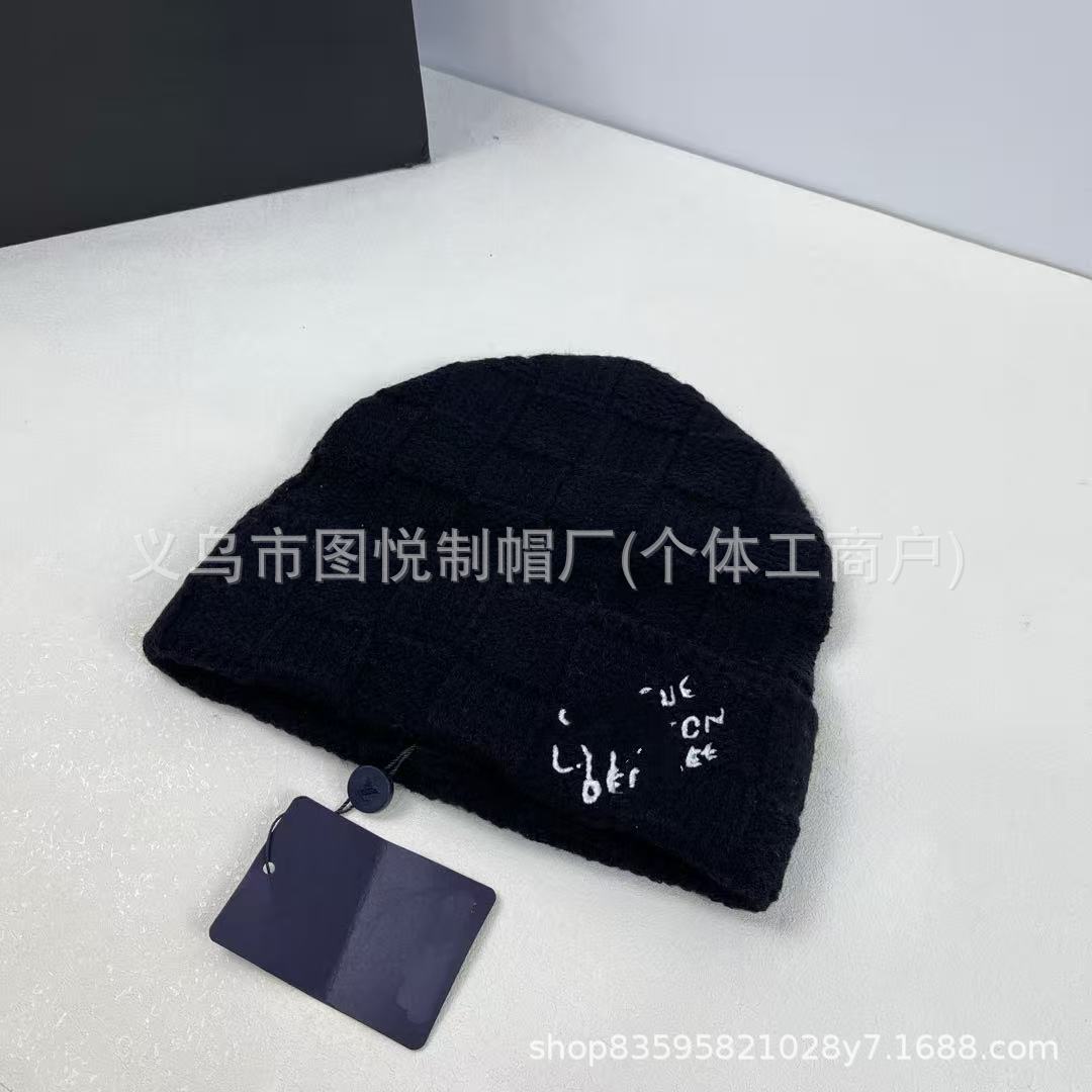 블랙(큰 체크무늬 자수 문자)